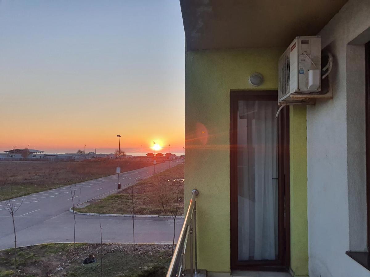 Alegria Summerland Mamaia Exterior photo